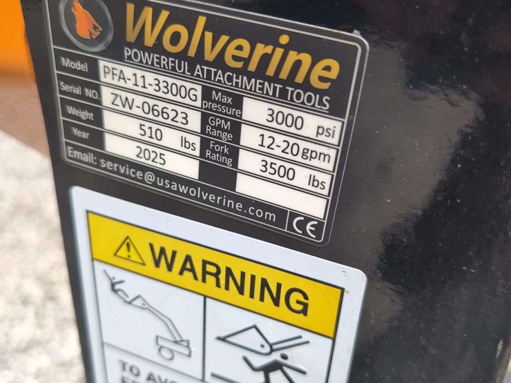 wolverine-skid-steer-pallet-fork-hydraulic-adjustable-pfa-11-3300g-image-5