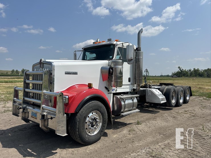 2007-kenworth-w900-image-1