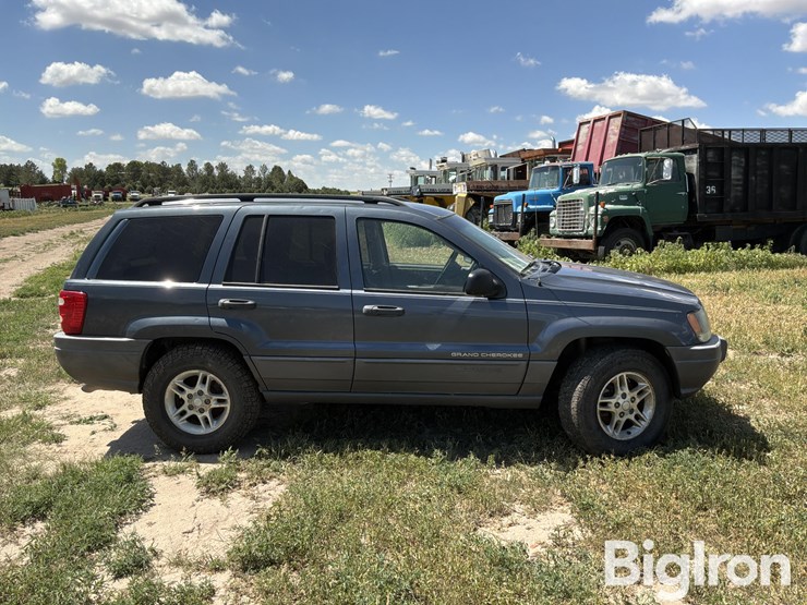 2002-jeep-grand-cherokee-laredo-image-4