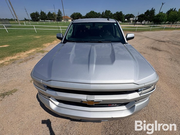2018-chevrolet-silverado-1500-z71-4x4-crew-cab-pickup-image-10