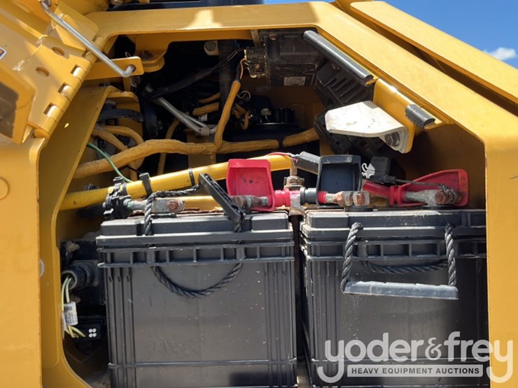 2018-caterpillar-d6n-lgp-image-31