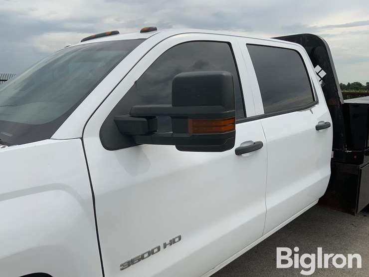 2016-chevrolet-3500-image-15