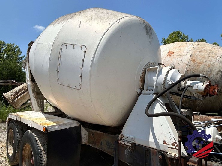 1992-mack-dm600gk-rear-discharge-(glider-kit)-concrete-mixer-truck-image-38