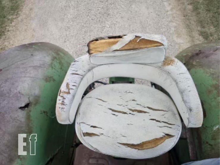 john-deere-4010-image-15