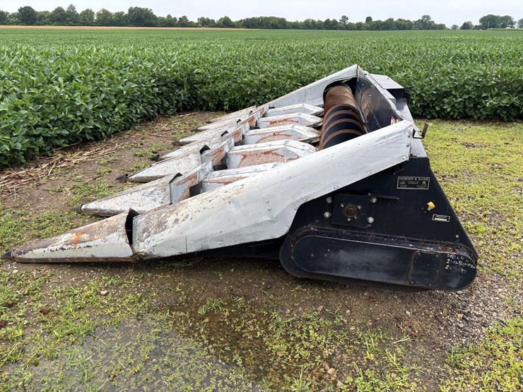 2003-gleaner-r65-image-40