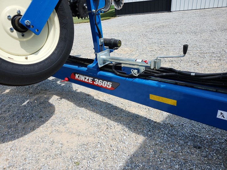 2023-kinze-3605-image-18