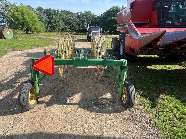#9573-•-10-wheel-v-rake-image-3