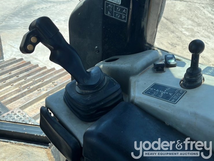 2018-caterpillar-d6n-lgp-image-63