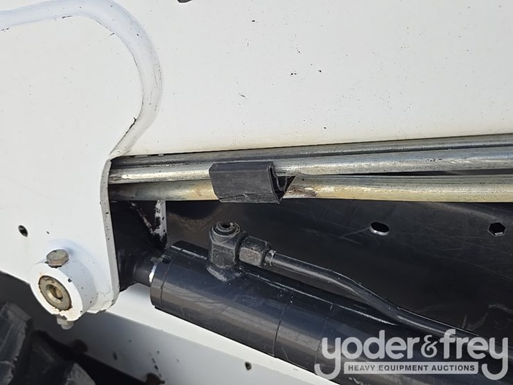 2019-bobcat-s450-image-16