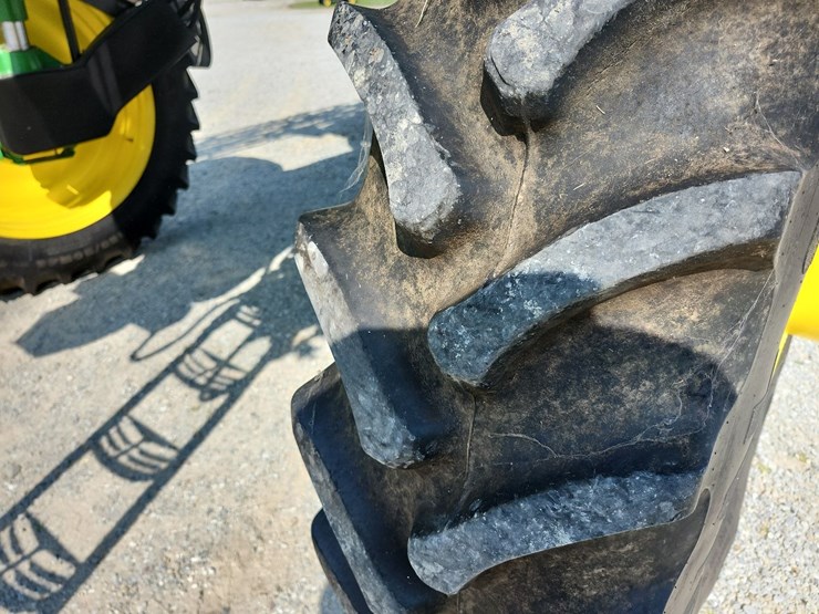 2011-john-deere-4730-image-9