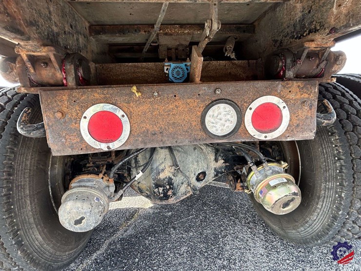 2016-peterbilt-367-image-62