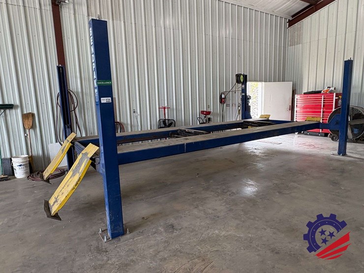 2014-bendpak-hds-14x-14,000-lb.-extended-four-post-vehicle-lift-with-dual-rolling-bridge-jacks-image-1