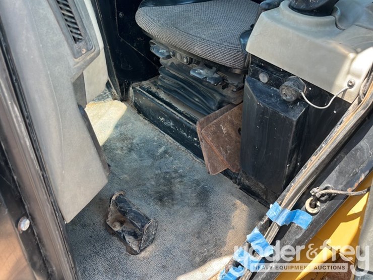 2018-caterpillar-d6n-lgp-image-54