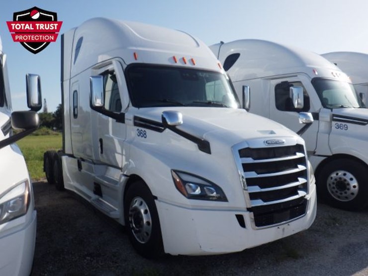 2021-freightliner-cascadia-126-image-3