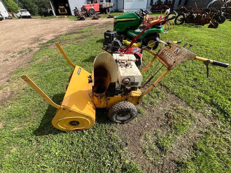 #9919-•-allis-chalmers-tracker-7-snow-blower-image-3