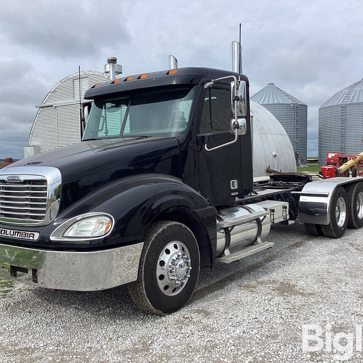 2006 FREIGHTLINER COLUMBIA 120