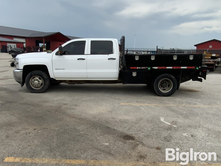 2016-chevrolet-3500-image-8