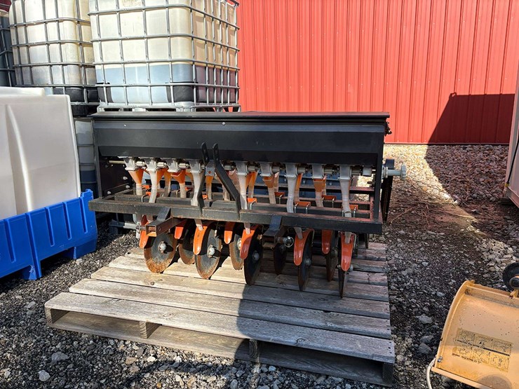 48"-3pt-grass-seeder-image-1