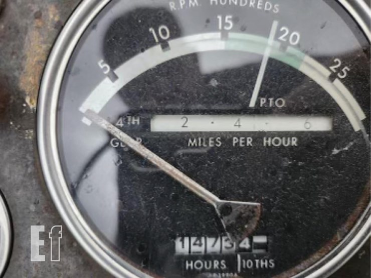 john-deere-4010-image-4
