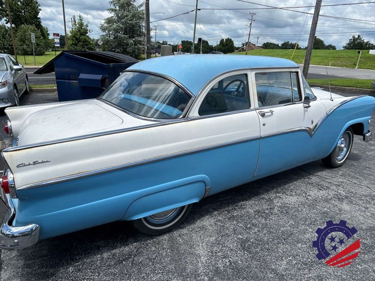 1955-ford-fairlane-club-sedan-image-5