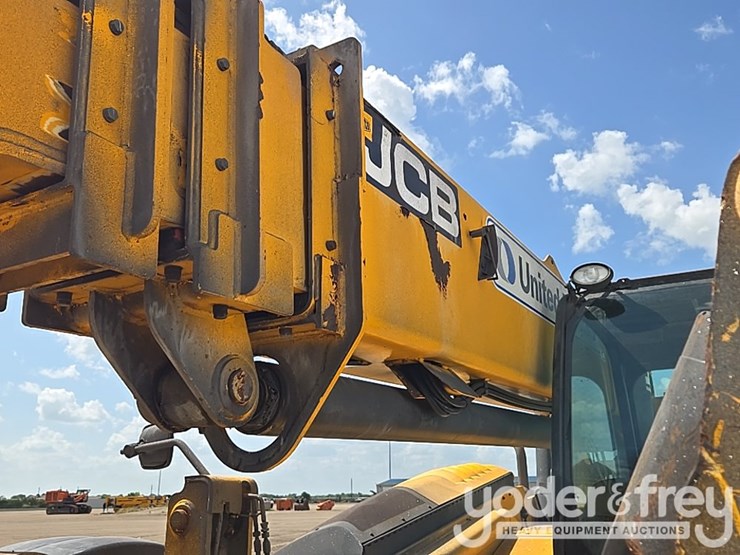 2017-jcb-510-56-image-18