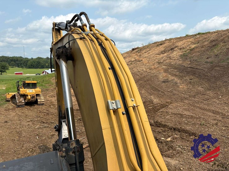 2012-caterpillar-329el-image-75