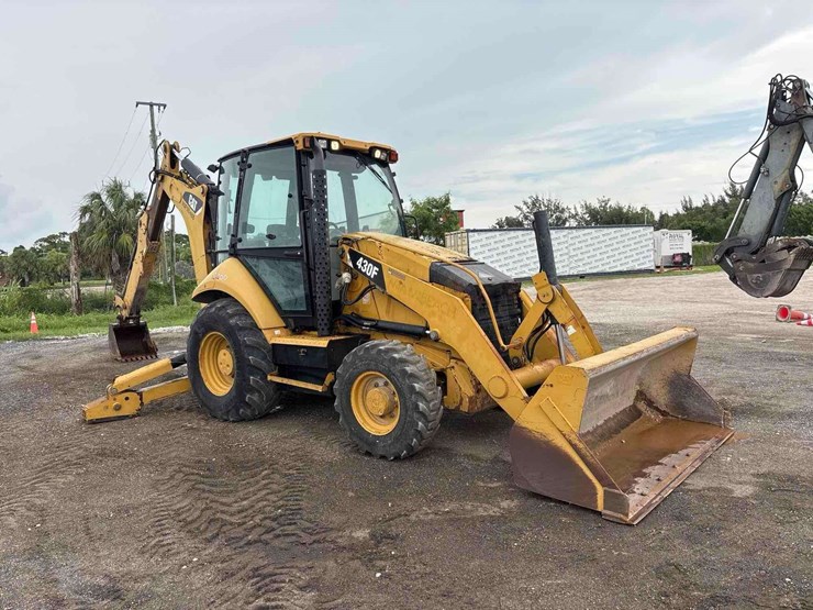 2013-caterpillar-430f-image-2