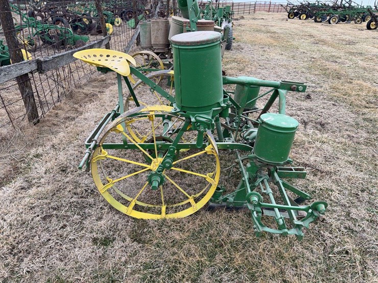 john-deere-two-row-planter-image-6