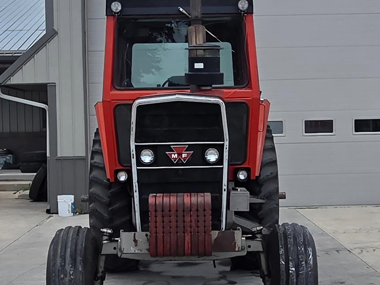 1976-massey-ferguson-1135-image-2