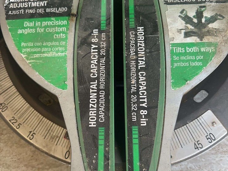 hitachi-c12fdh-twelve-inch-compound-miter-saw-on-rolling-stand-image-6