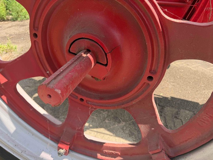 mccormick-farmall-h-tractor-image-31