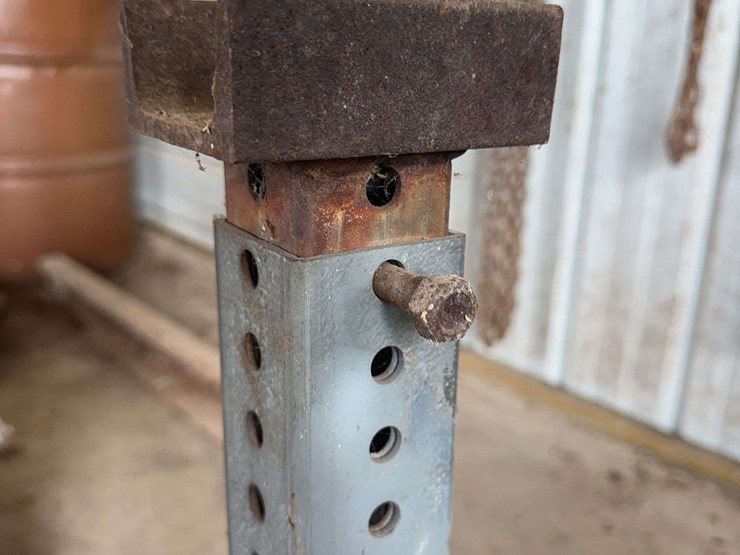 homemade-heavy-duty-adjustable-steel-jack-stands-and-support-column-image-4