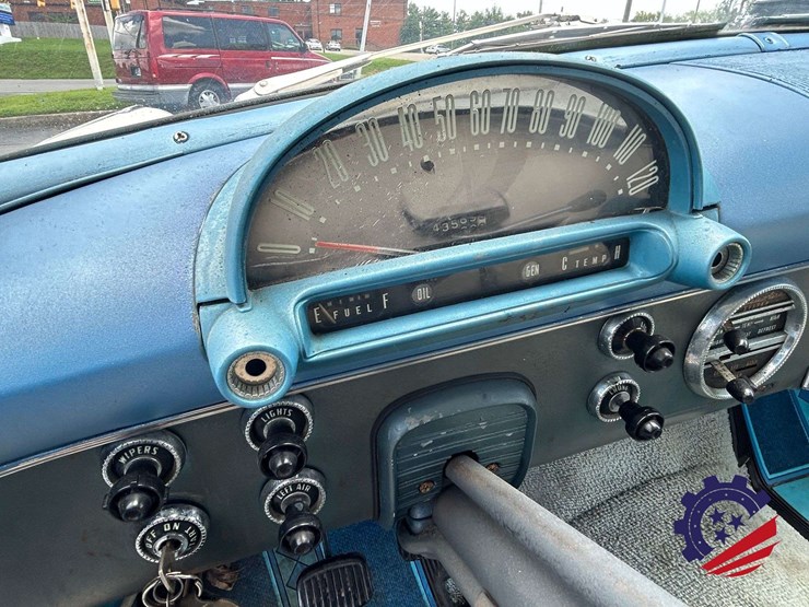 1955-ford-fairlane-club-sedan-image-37