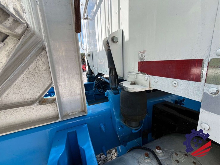 2013-peterbilt-367-image-49