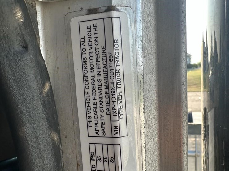 2012-peterbilt-386-image-43
