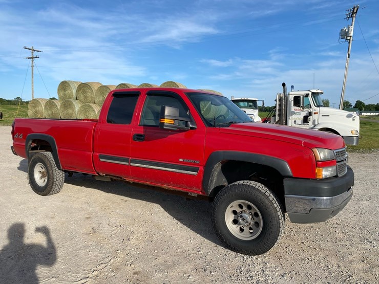 2005-chevrolet-2500-image-1