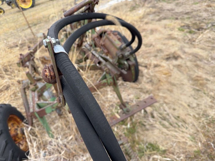 john-deere-pull-type-four-bottom-plow-image-14