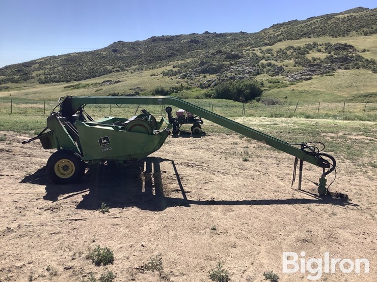john-deere-240-image-4