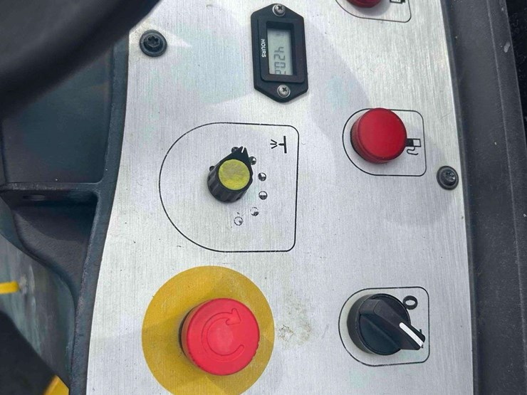 2019-bomag-bw900-50-vibratory-tandem-smooth-drum-roller-image-28