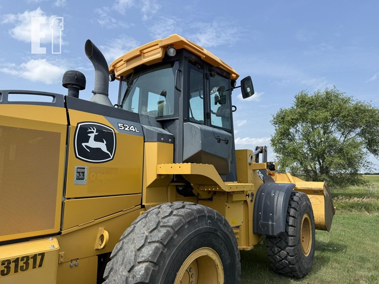 2019-deere-524l-image-39