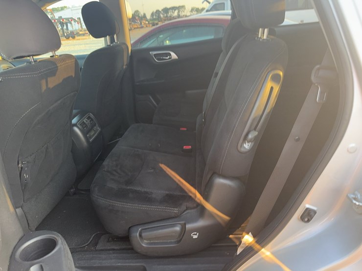 2016-nissan-pathfinder-image-21