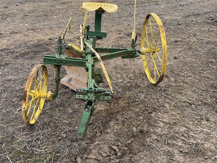 john-deere-one-bottom-plow-image-8