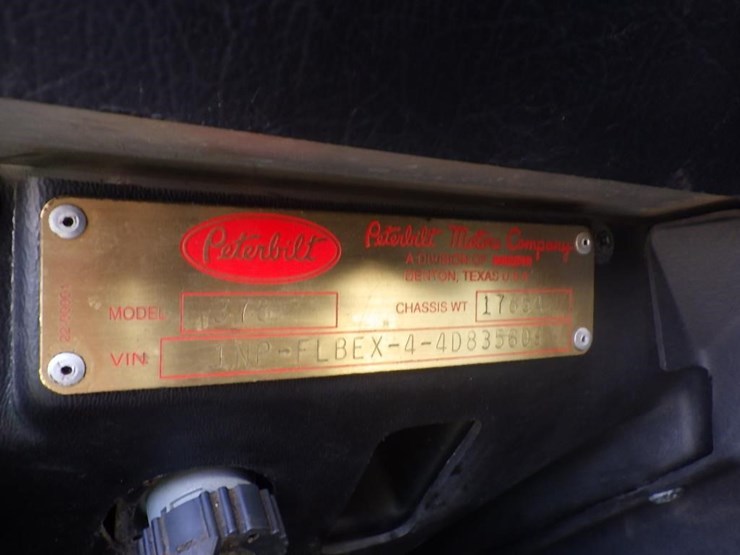 2004-peterbilt-378-image-41