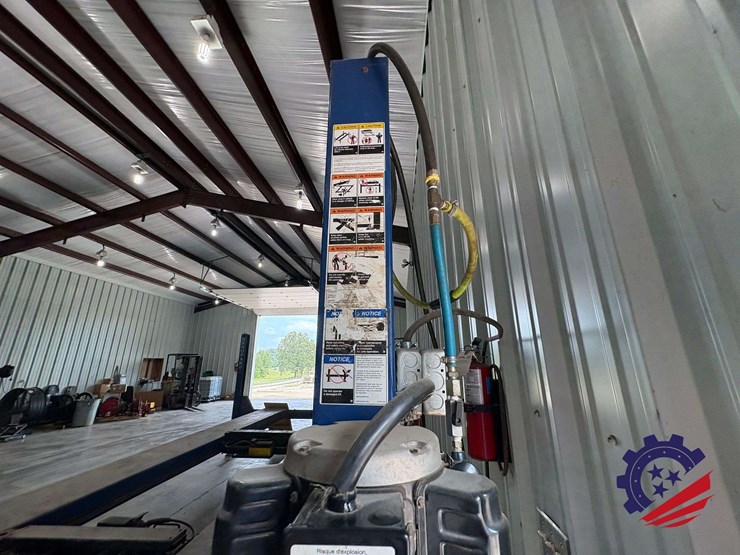 2014-bendpak-hds-14x-14,000-lb.-extended-four-post-vehicle-lift-with-dual-rolling-bridge-jacks-image-36