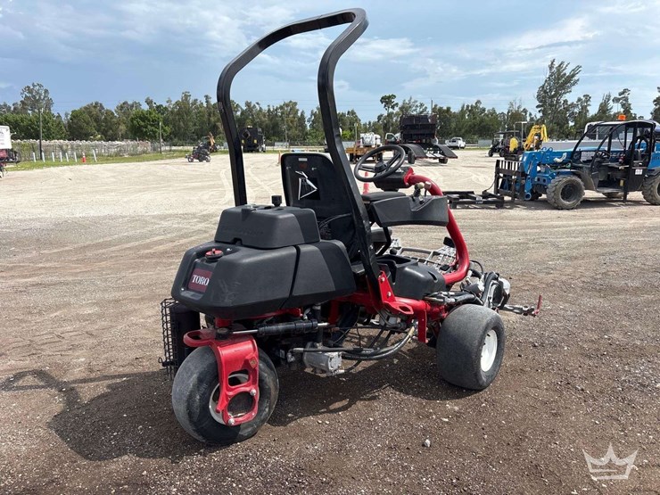 green-master-3300-mower-image-2