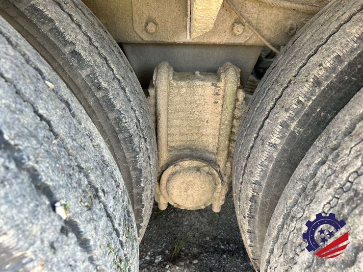 1995-mack-dm690s-image-8