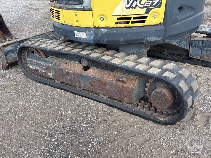 2012-yanmar-vio27-image-26