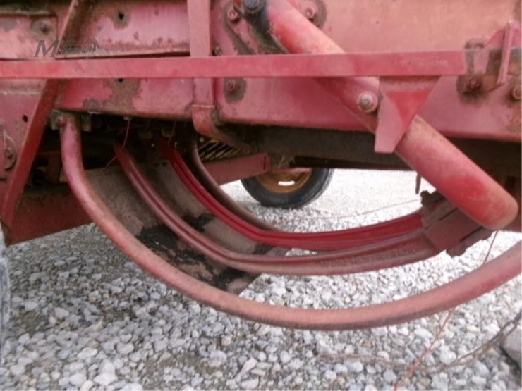 new-holland-273-image-11