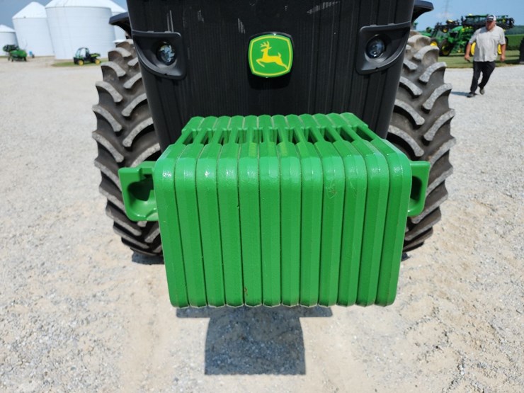 2013-john-deere-8235r-image-27