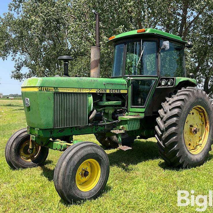 JOHN DEERE 4240